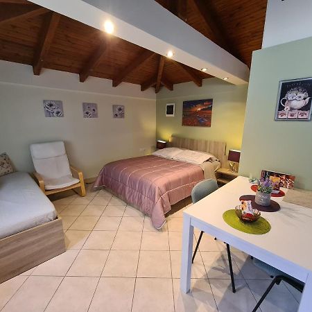 Semelia'S Guest House Spáta Exteriér fotografie
